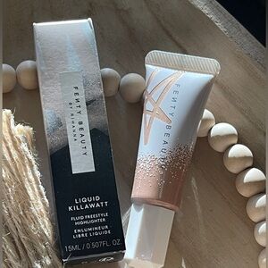 FENTY BEAUTY Killawatt Freestyle Highlighter In Hu$tla Baby Peachy Champ…